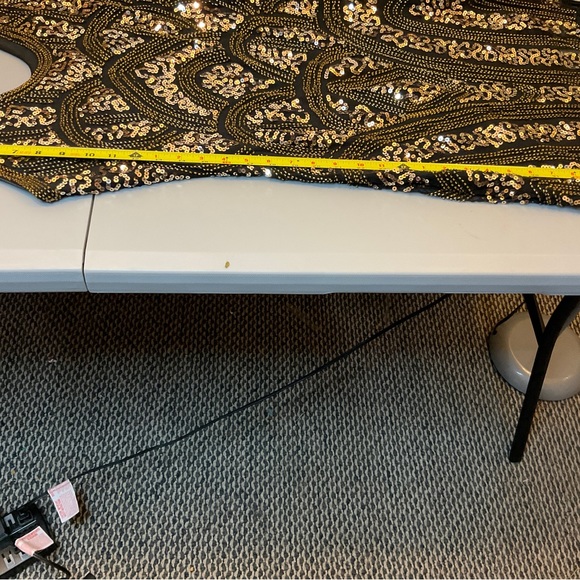 Black and Golden Sippy Color,Size Medium, 100 Polyester, Very Good Condition - Picture 9 of 9